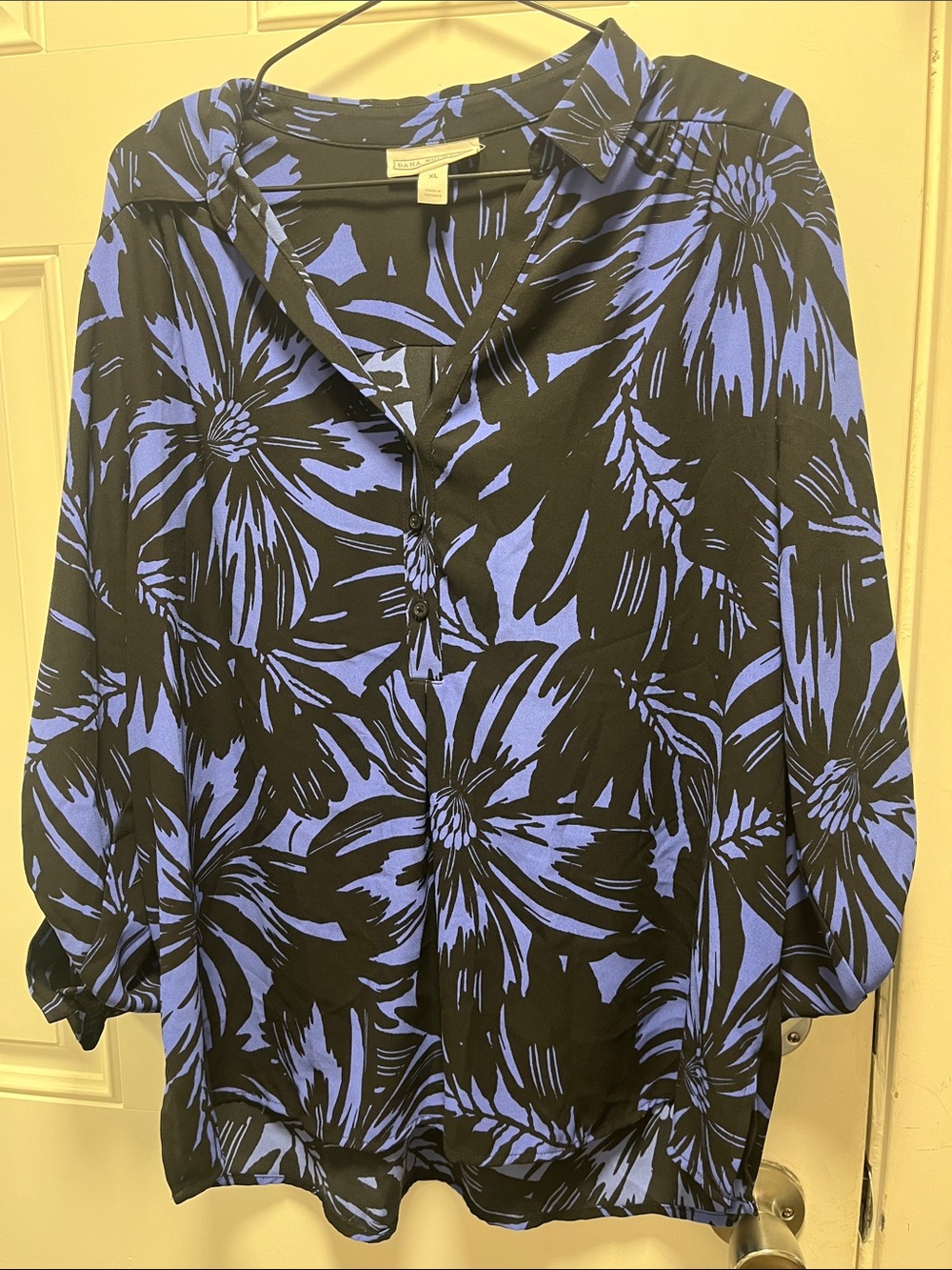 Dana Buchman Black and Blue Floral Tunic